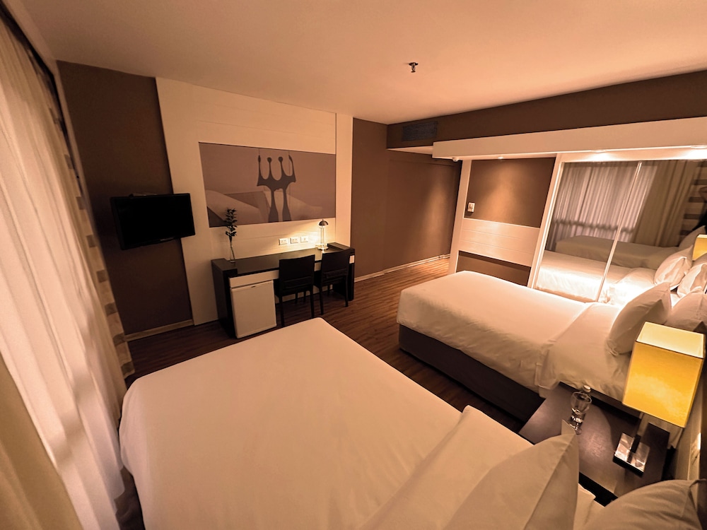 Kubitschek Plaza Hotel 19/50