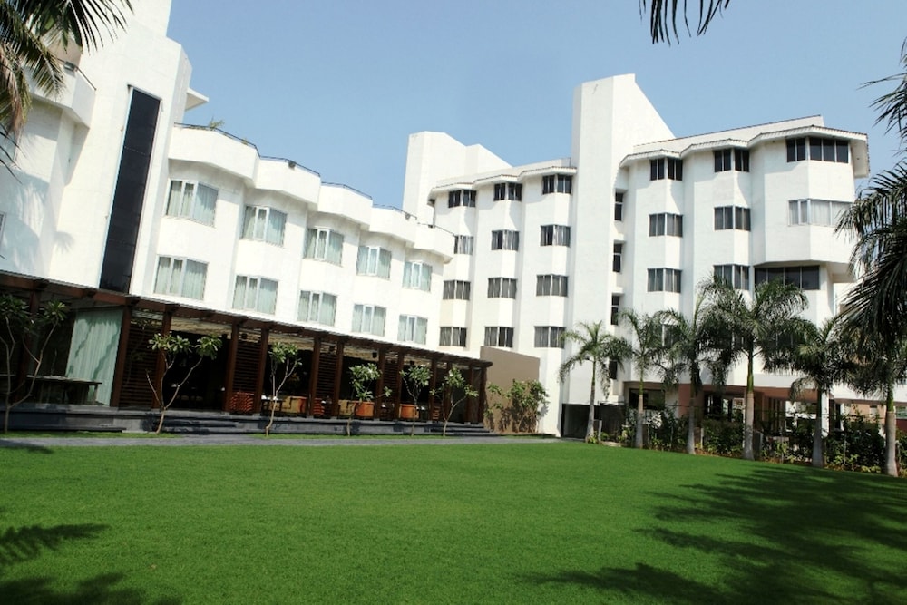Hotel Express Residency Vadodara 40/46