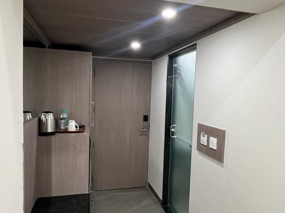 HOTEL RESIDENCY 20/47