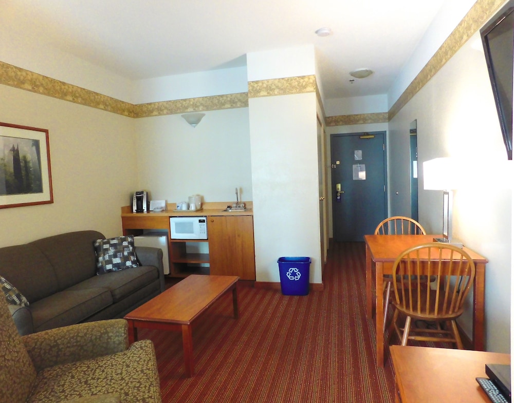 Coastal Inn Halifax 48/60