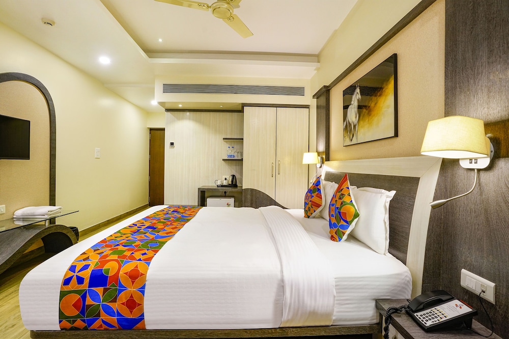 Prestige Hotel 32/50