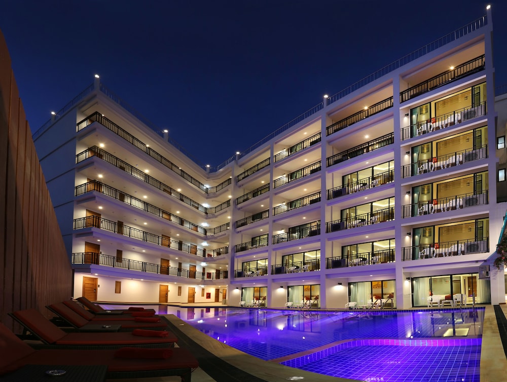 Paripas Patong Resort 4/76