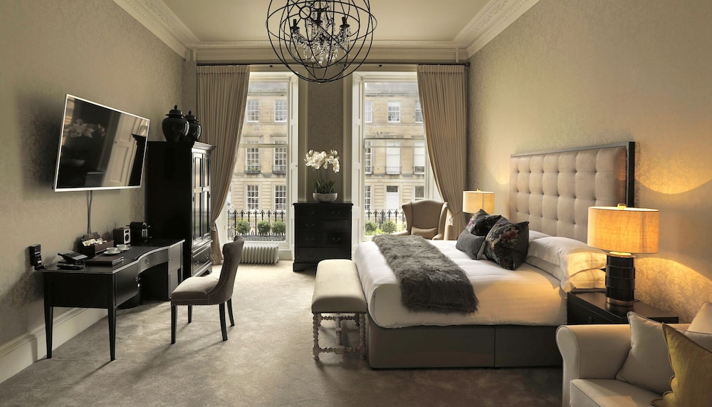 Nira Caledonia Hotel 58/69