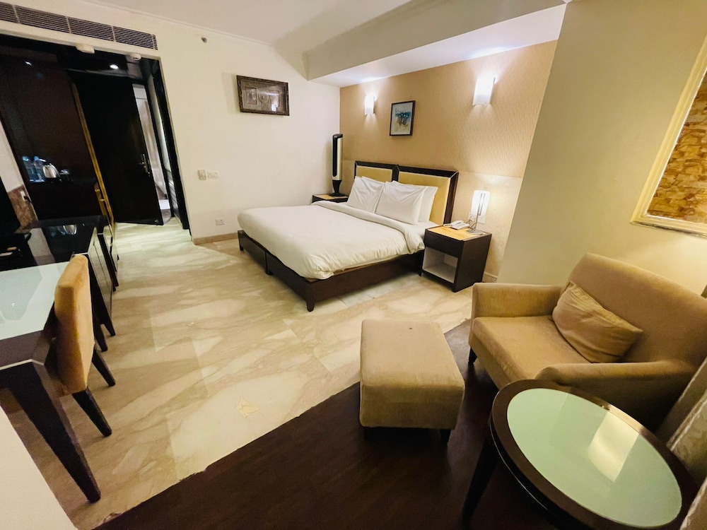 Venizia Sarovar Portico (ex Grand Venizia) 31/55