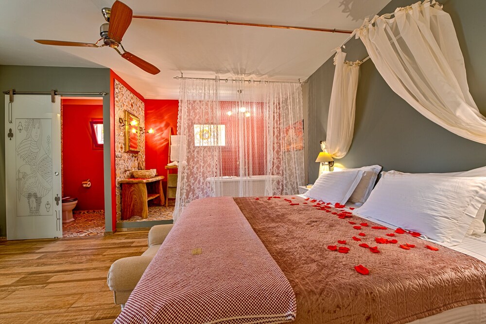 HONEYMOON, SUITE, KING BED