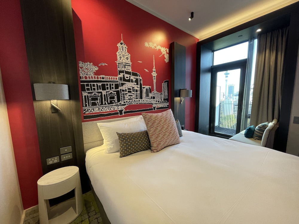 Mercure Auckland Queen Street 19/70