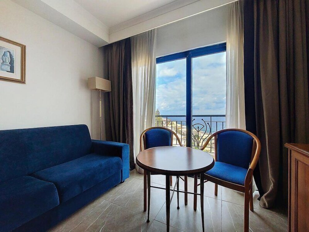 Vivaldi Hotel 40/71