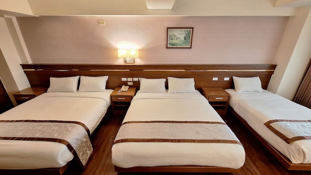 Cheng Pao Hotel 38/64