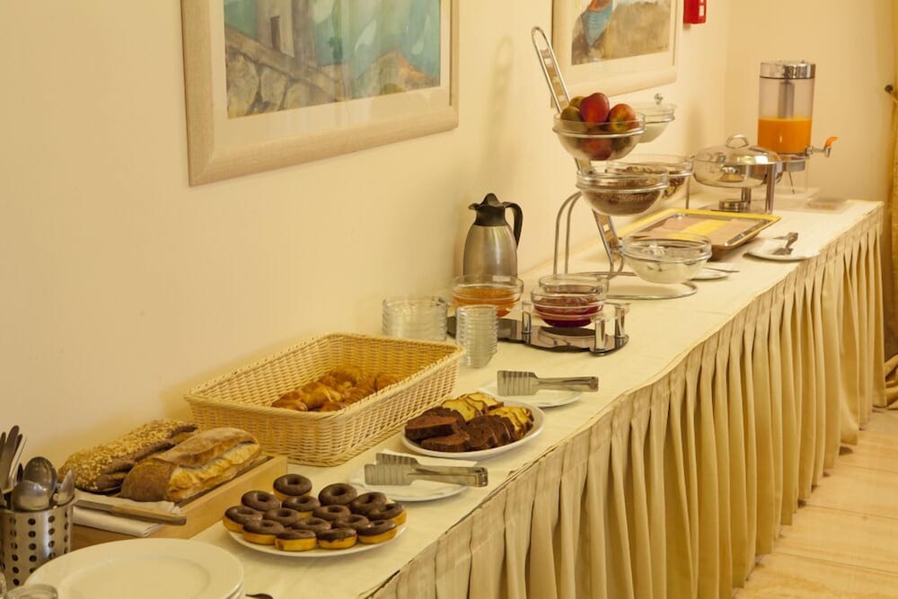 KYNISKA HOTEL 12/30