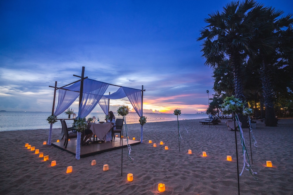 Ravindra Beach Resort and Spa 72/76