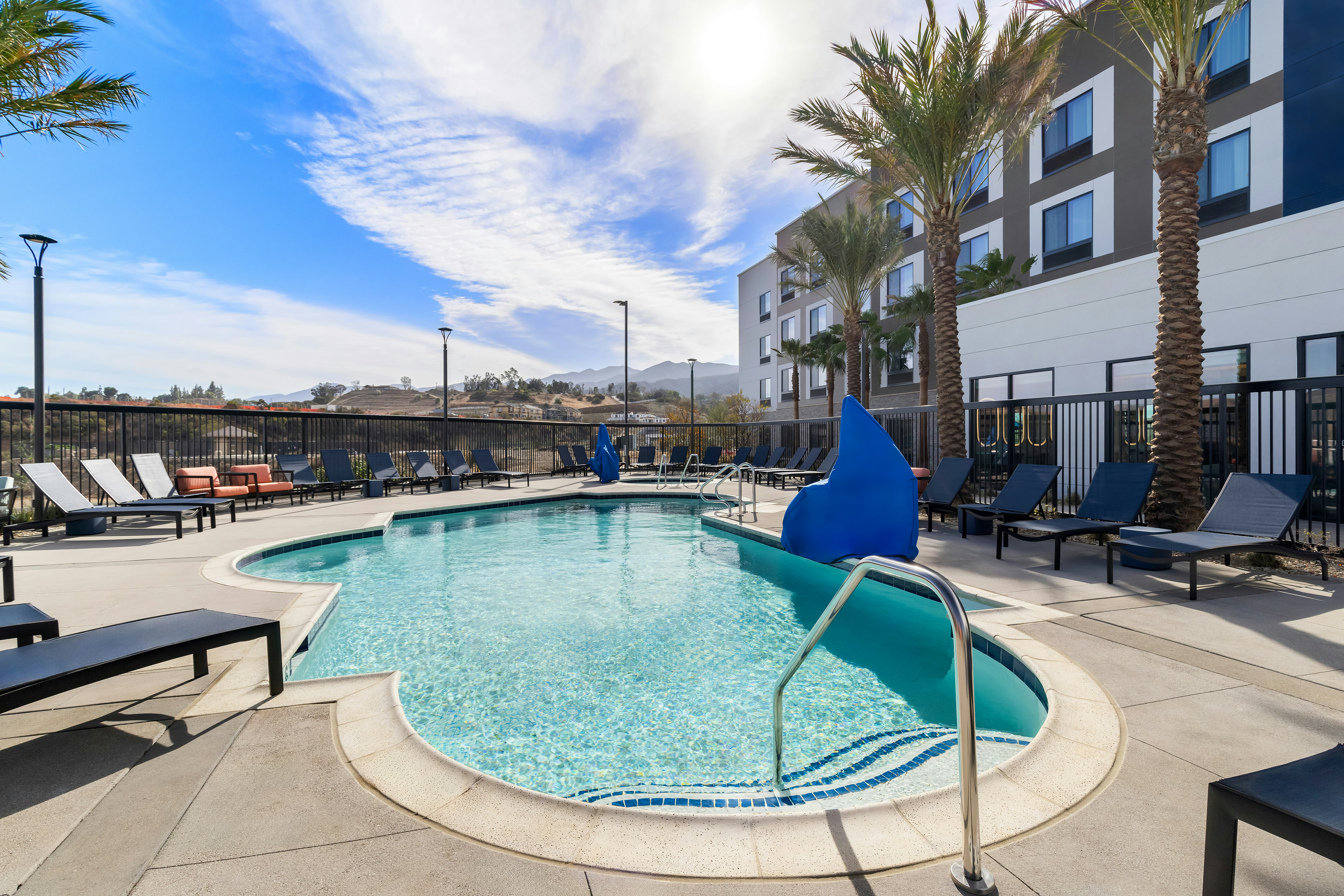 Hampton Inn and Suites Corona CA 30/30