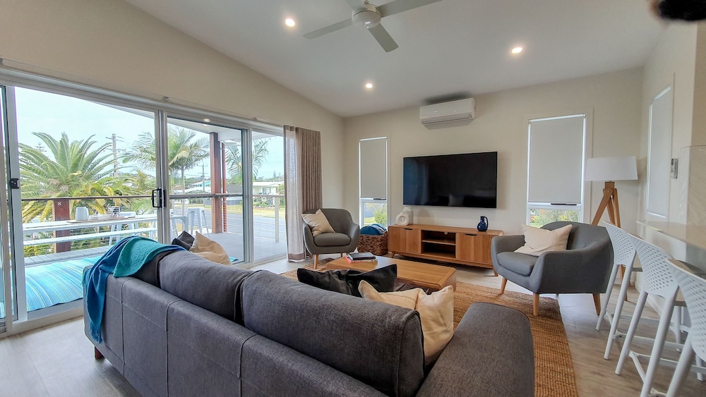 Moby Dick Waterfront Resort Motel 42/67