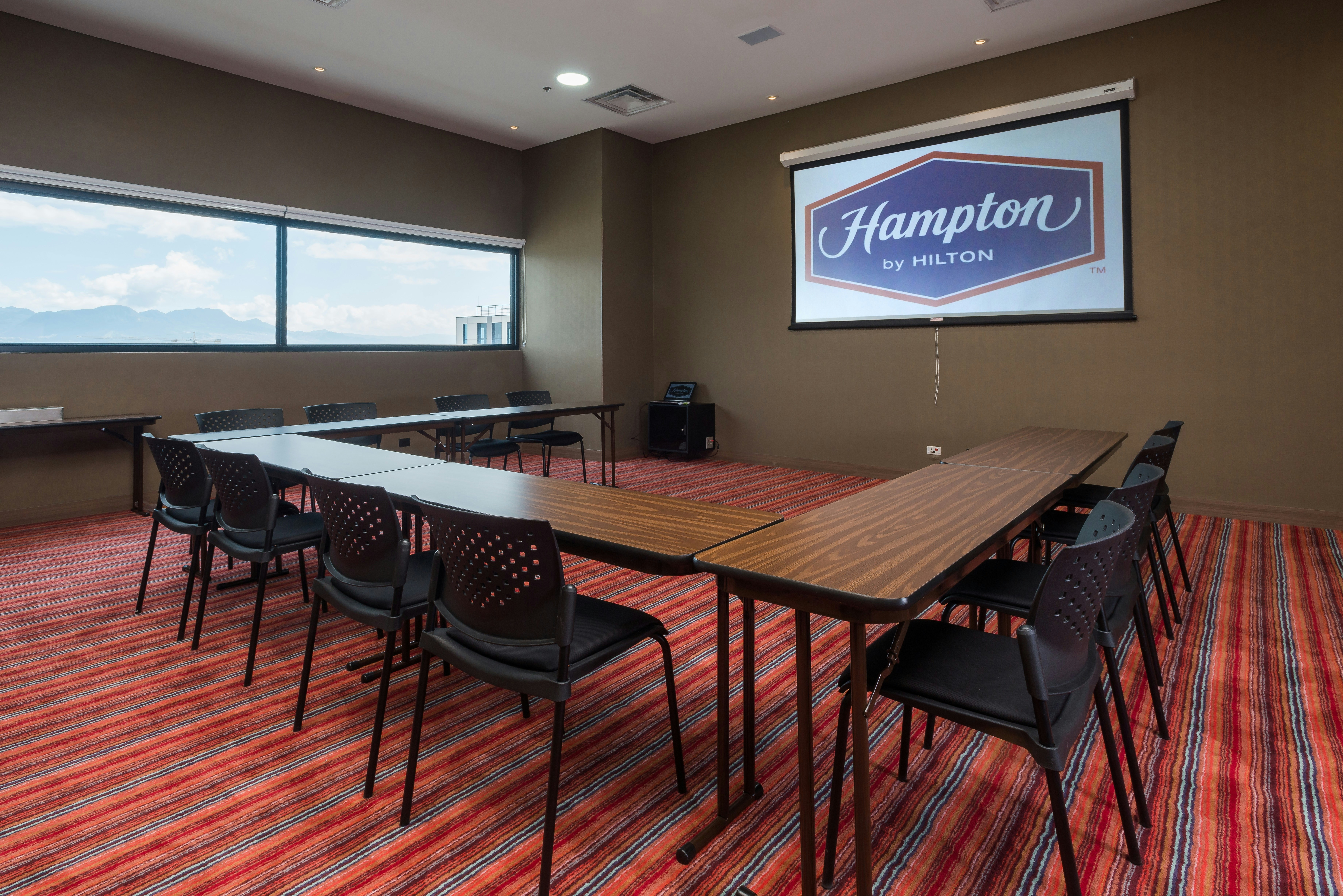 Hampton By Hilton Bogota Airport 42/44