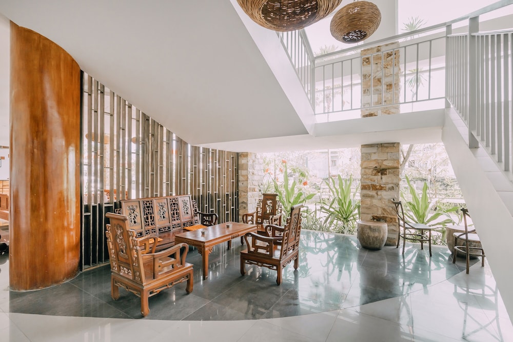The Salak Hotel 38/45