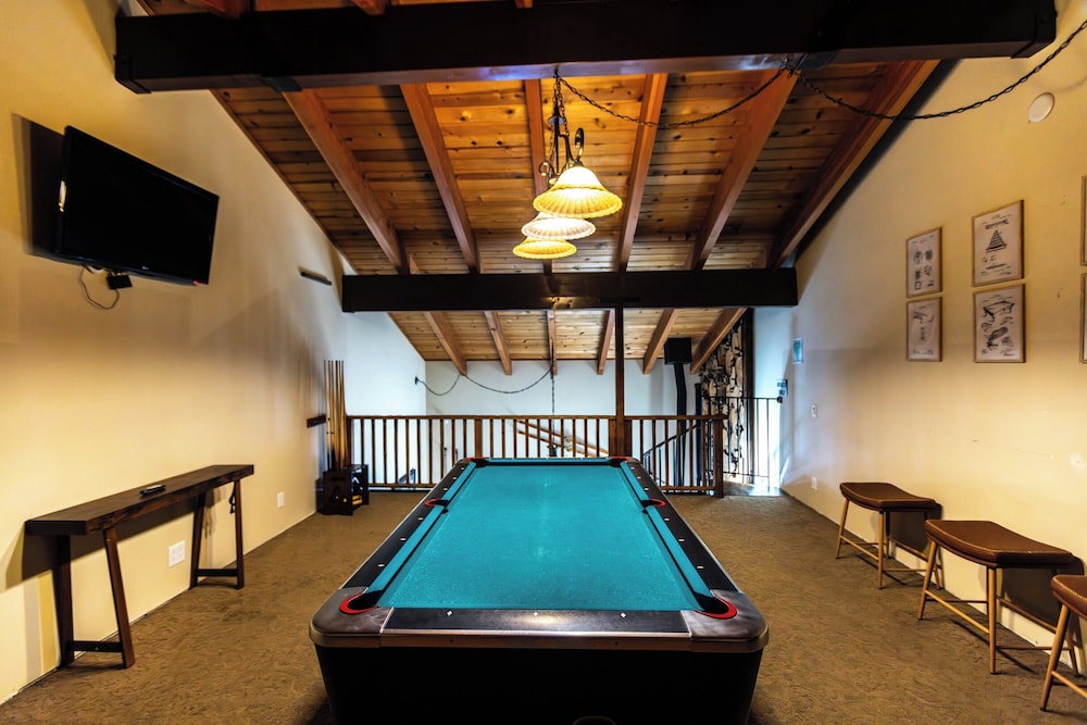 Mammoth Creek Inn 37/59