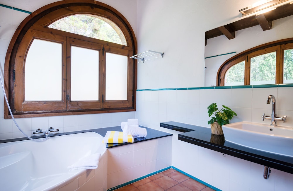 Hotel Restaurant Spa Mas Ses Vinyes 50/50