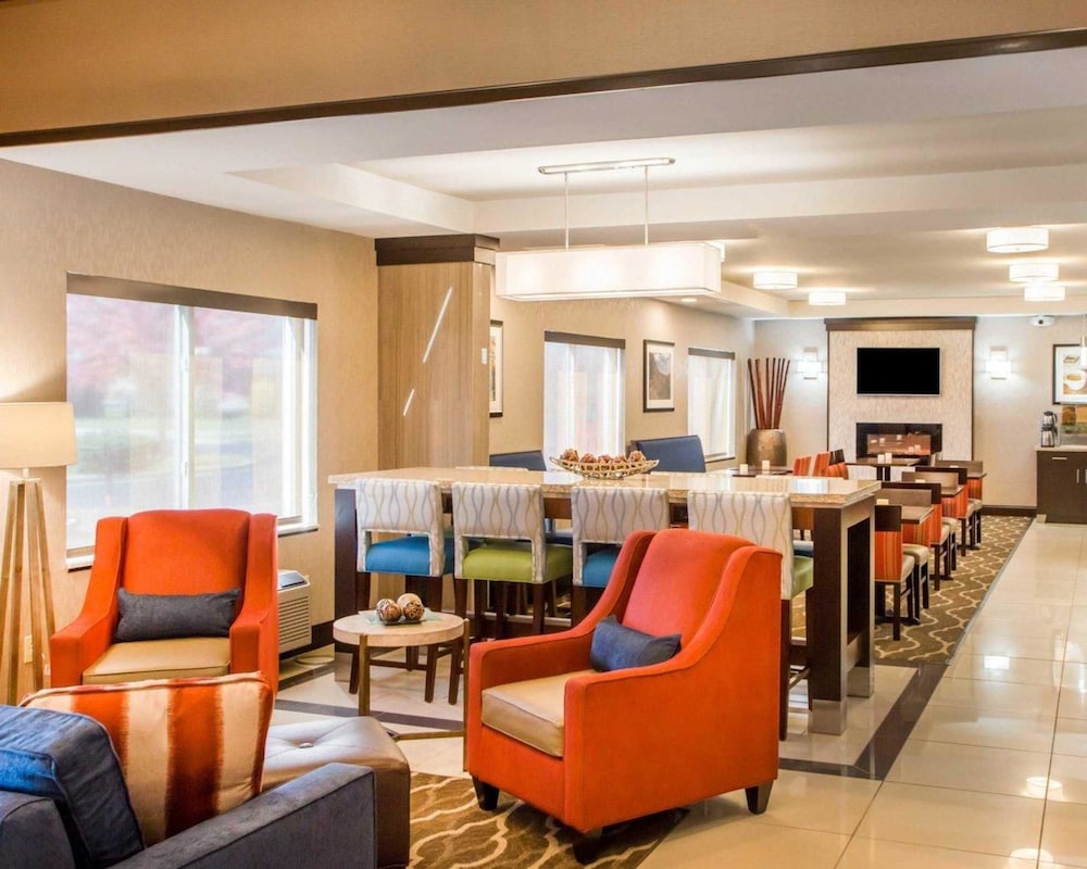 Comfort Suites Columbus West- Hilliard 36/46