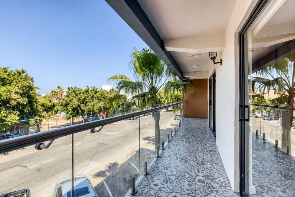 Comfort Suites Tijuana 40/65