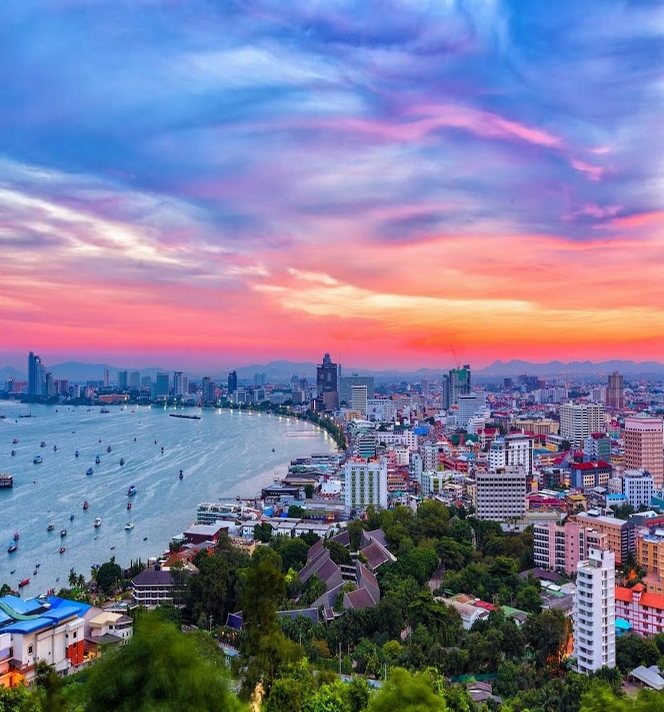 Punyapha Place Pattaya Beach 63/69