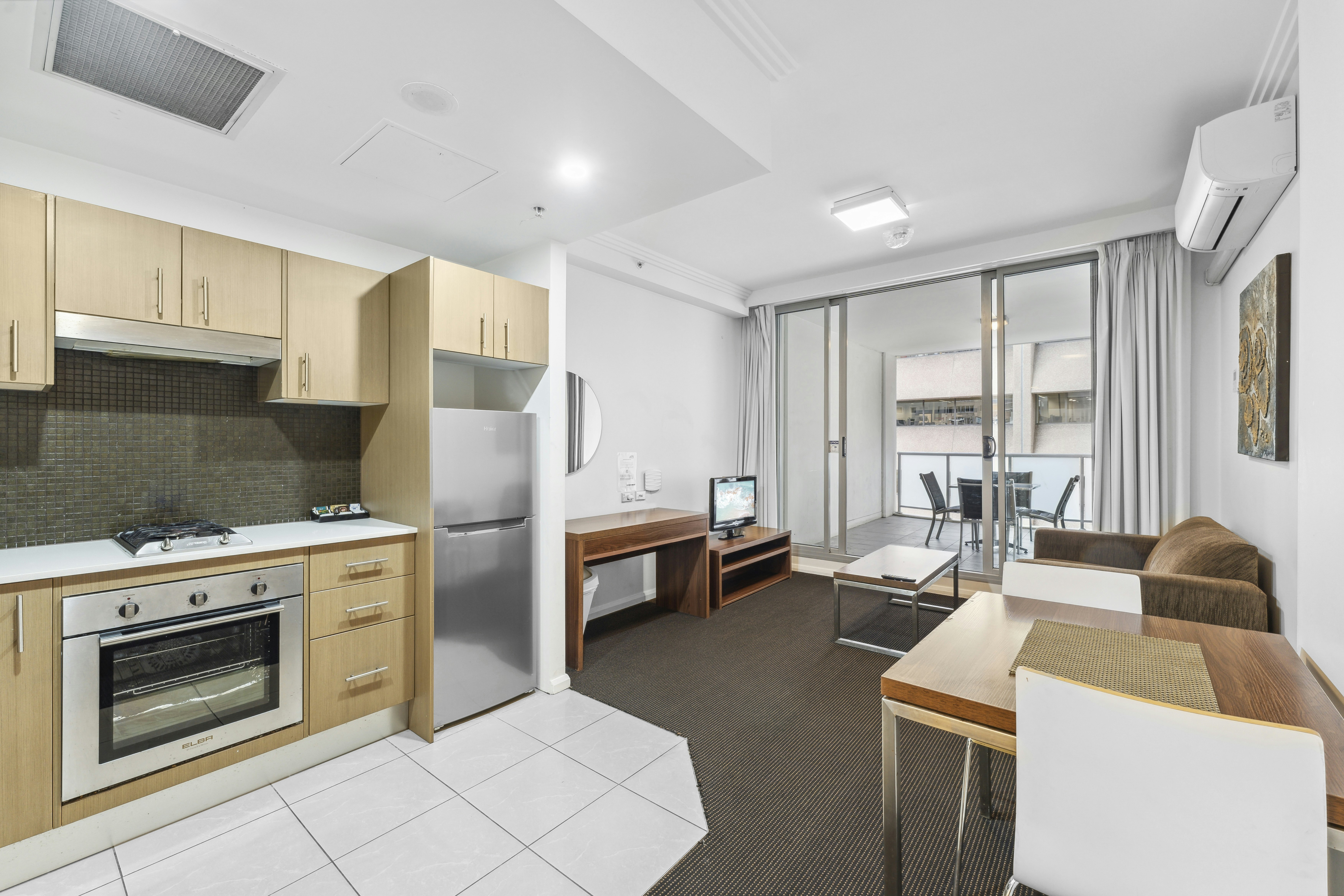 Apx World Square Apartments 38/52