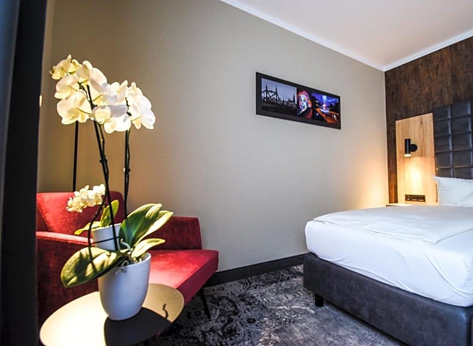 AKZENT Hotel Roter L?we 6/23