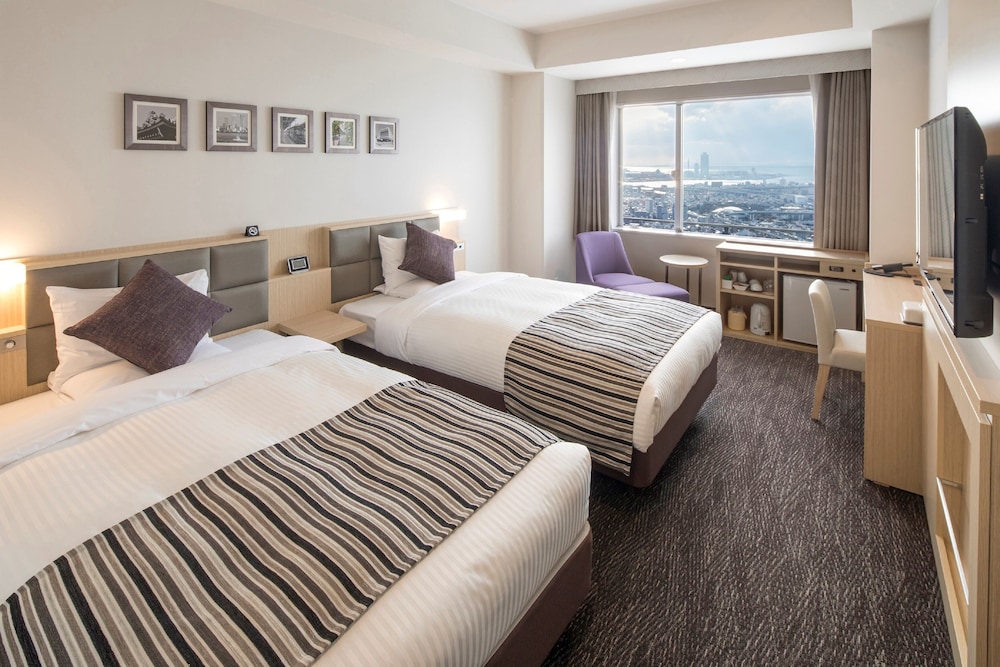 SUPERIOR, TWIN BEDS, NO CLEANING SERVICES