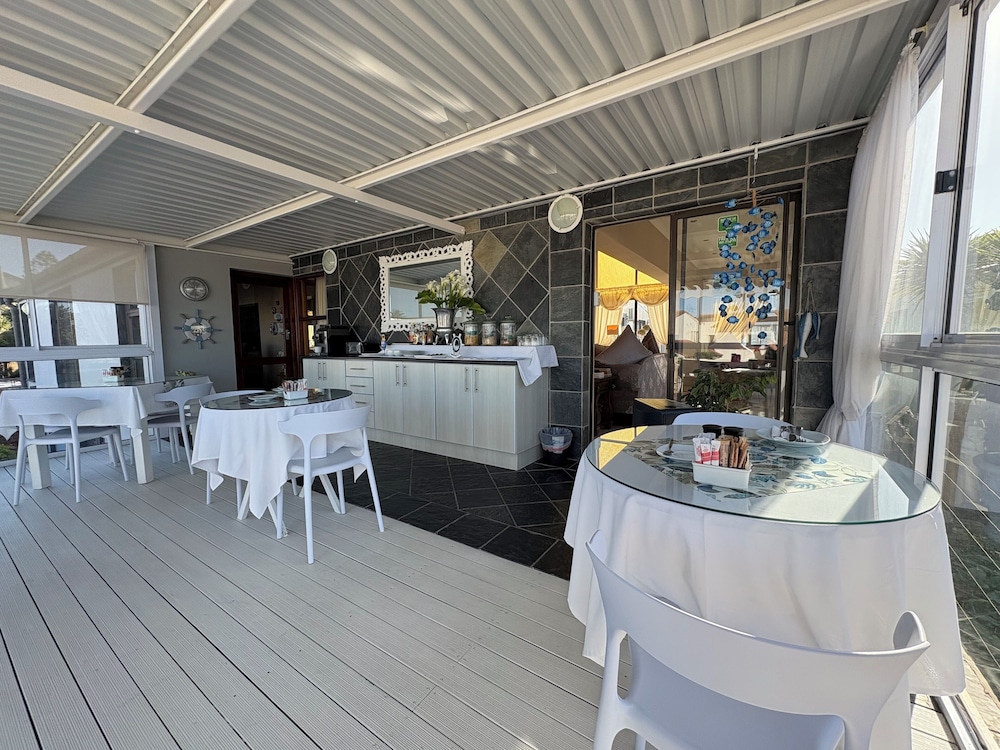 Le Blue Guesthouse 60/76