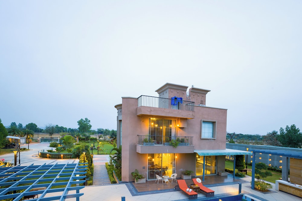 ELIVAAS Noah's Ark 3BHK Villa with Pvt Pool, Garden and Gazebo in Amer