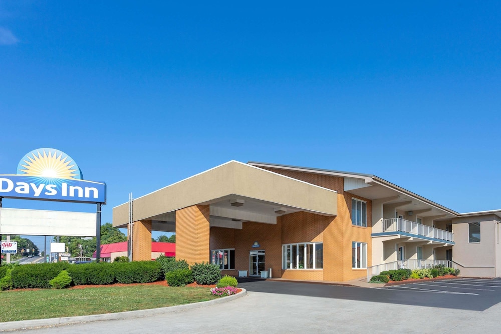 Days Inn By Wyndham Breezewood 3/34