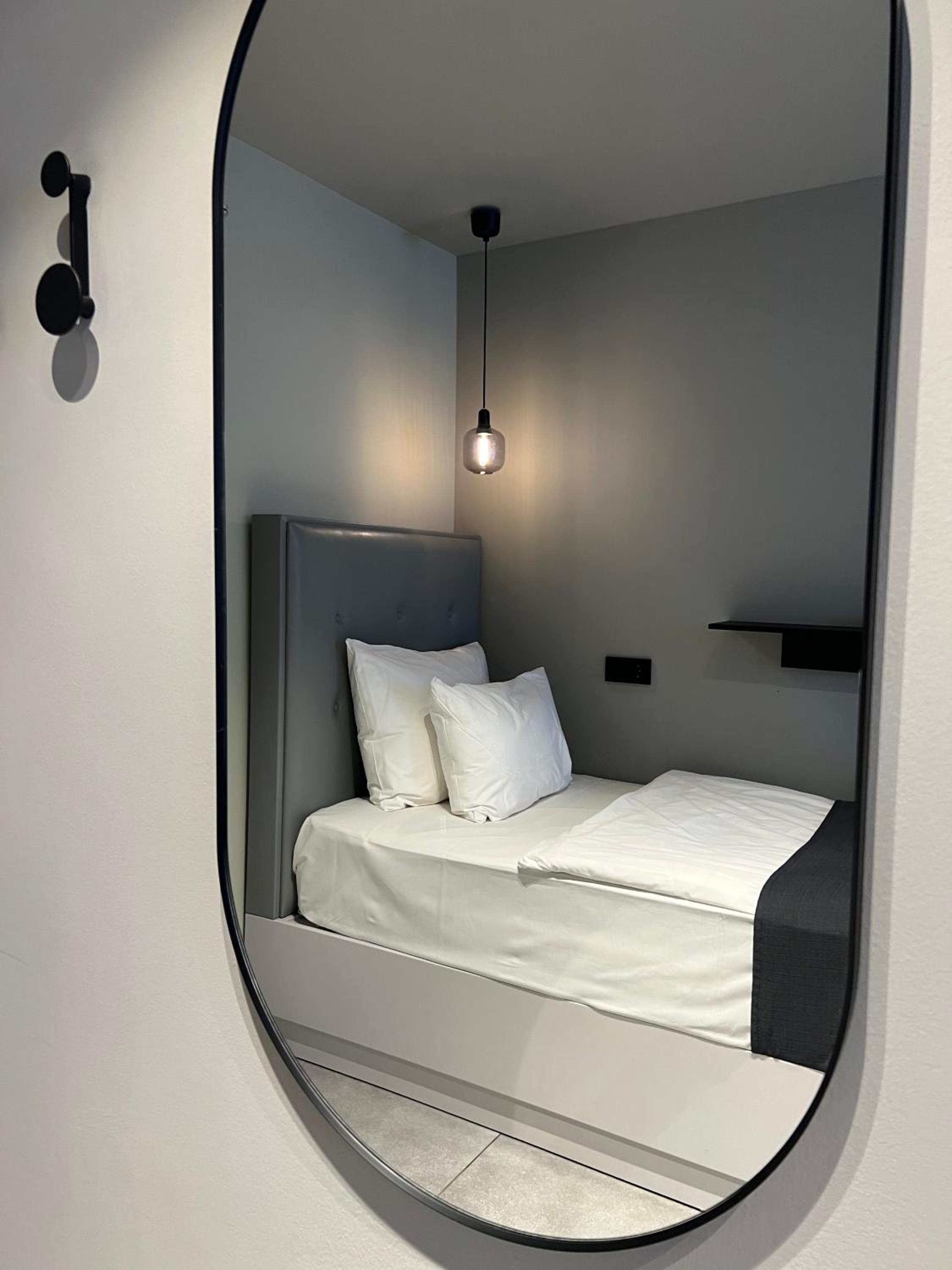 The Grey Hotel 19/50