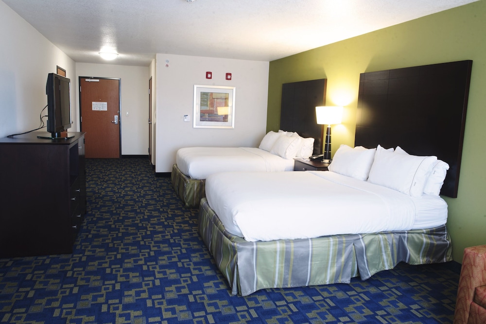 Holiday Inn Express Suites Urbandale Des Moines 20/50
