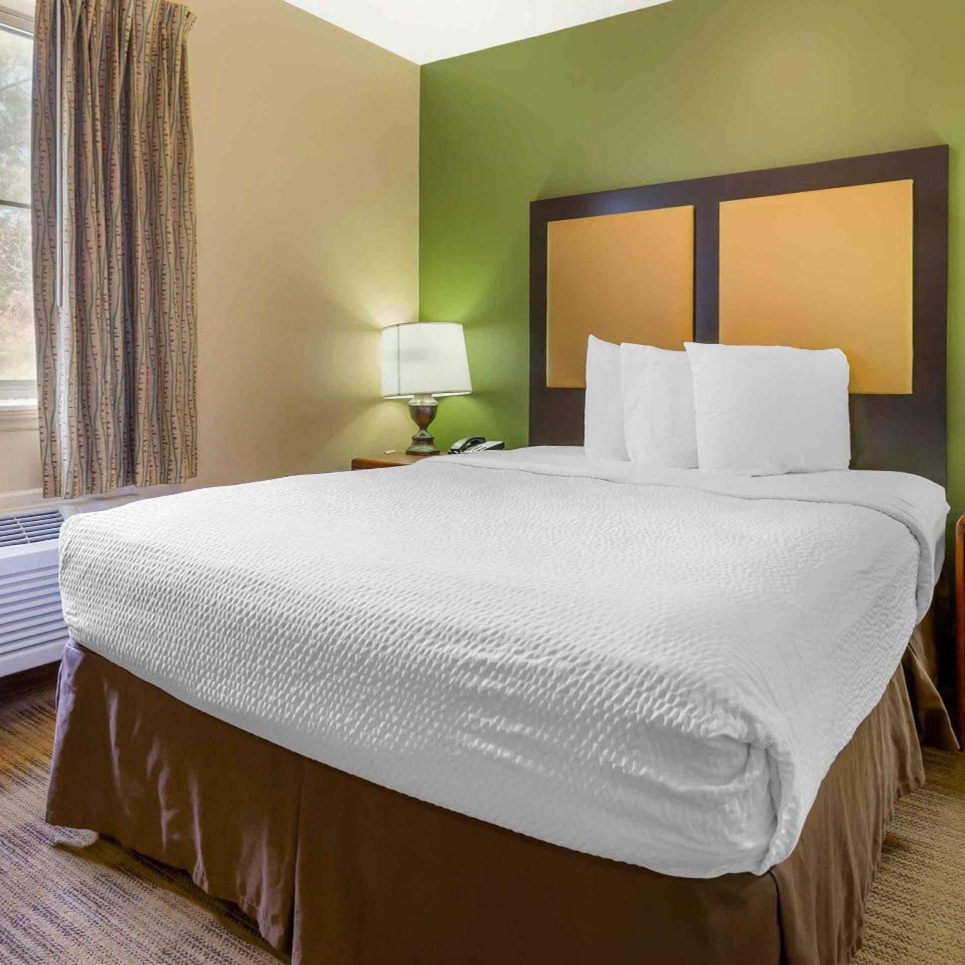 Deluxe, Studio, Queen Bed, Extended Stay America-Raleigh-North Raleigh-Wake Towne Drive 3/10