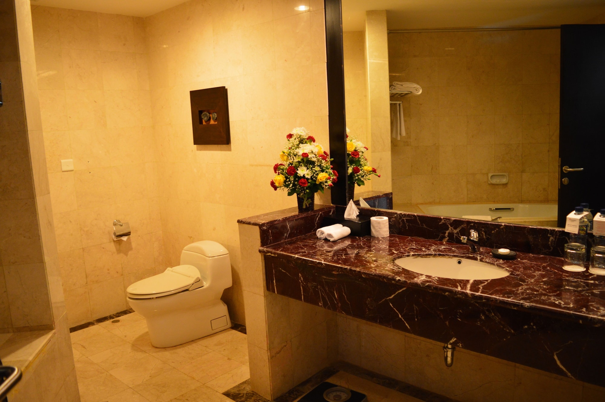 Executive, Suite, Queen Bed, Balcony
