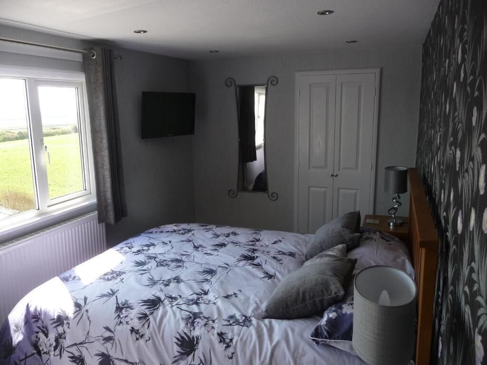 High Ways House 15/44