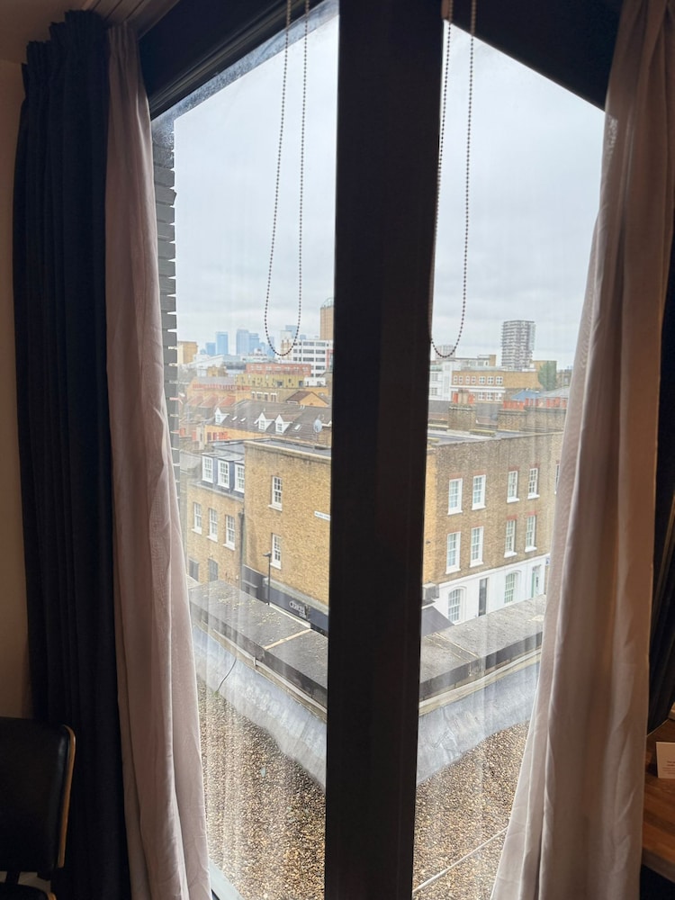 The Whitechapel Hotel 37/50
