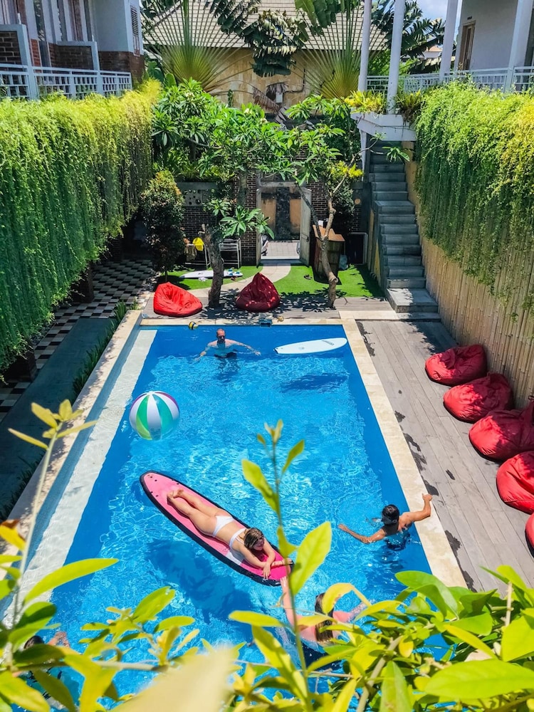 Mojosurf Camp Canggu 18/32