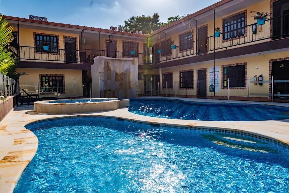Hotel Vanguardia Natural 22/24