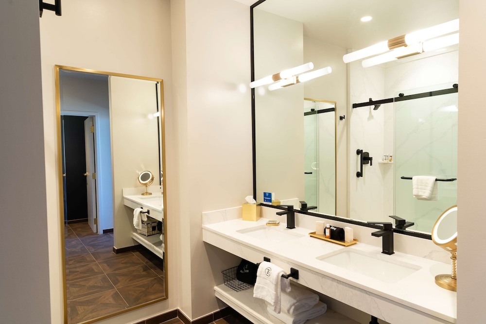 The Exchange Sacramento, Curio Collection by Hilton 23/48