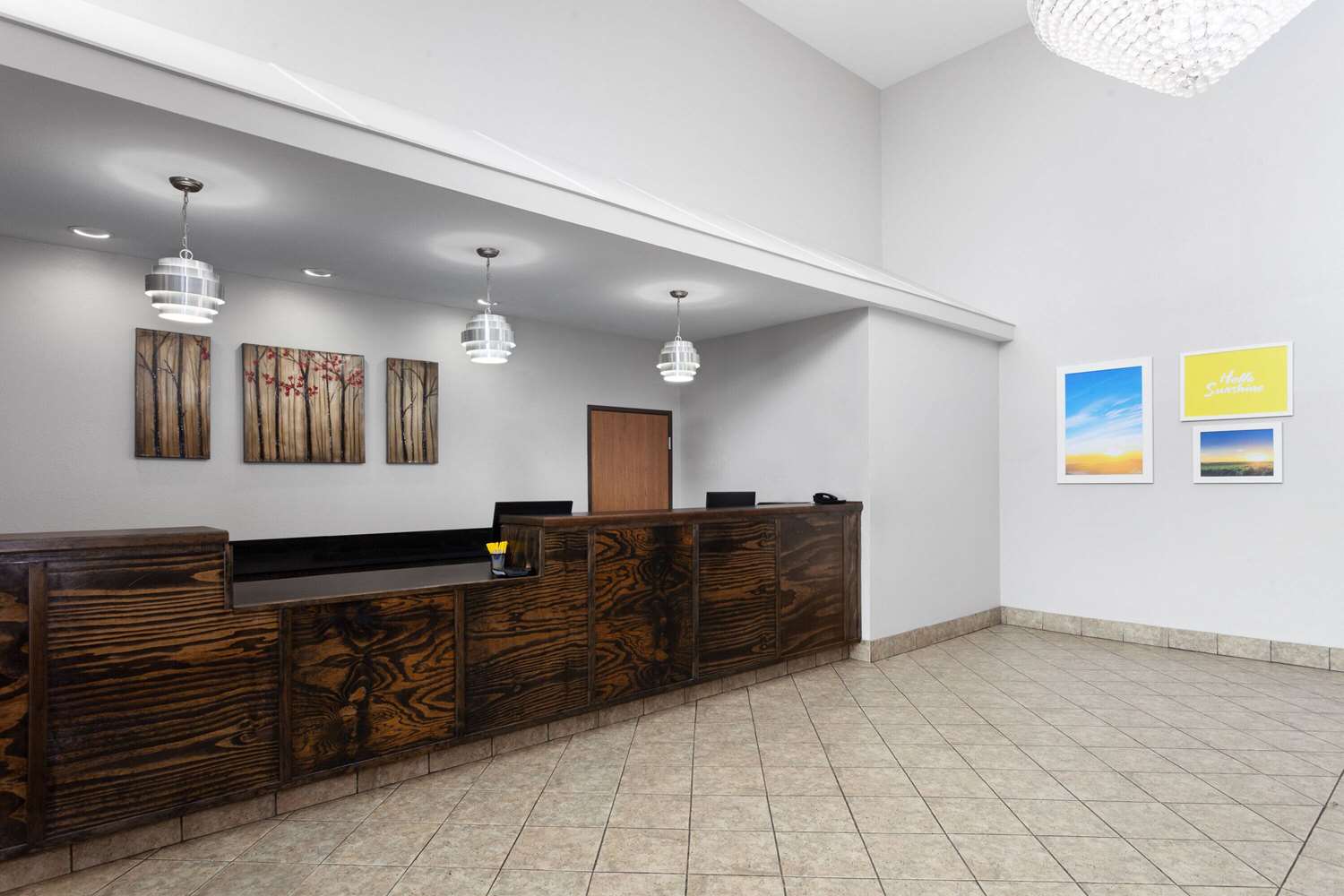 Days Inn & Suites by Wyndham Morris/I-80 4/18