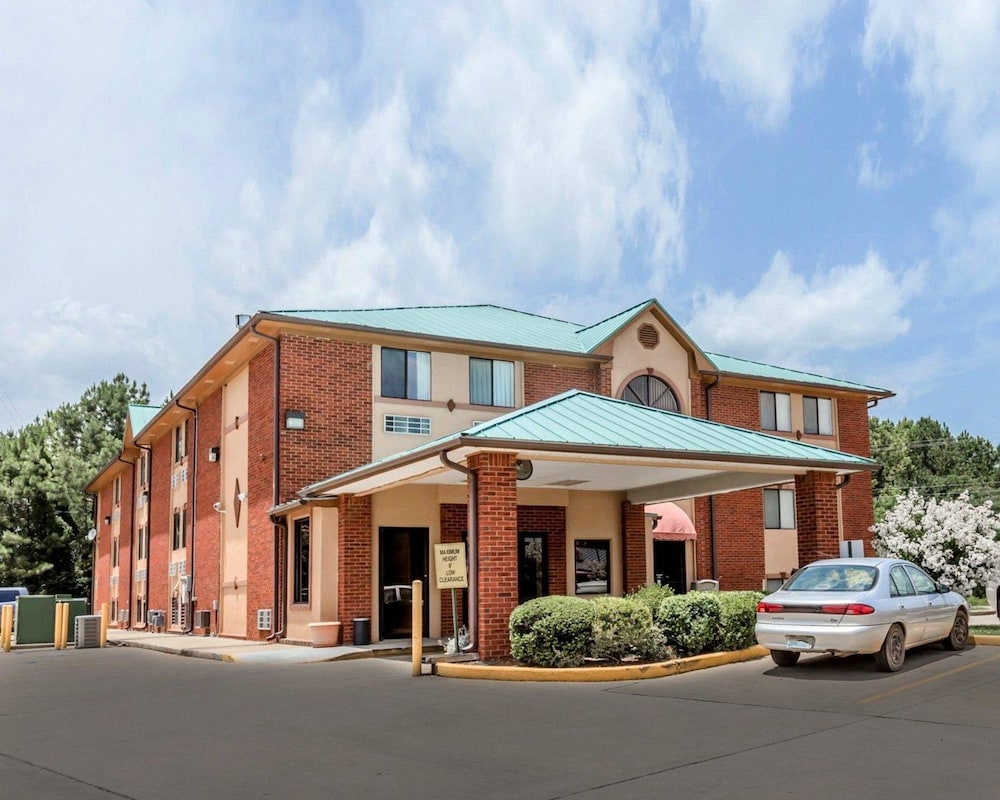 Quality Inn Pell City I-20 exit 158 5/37
