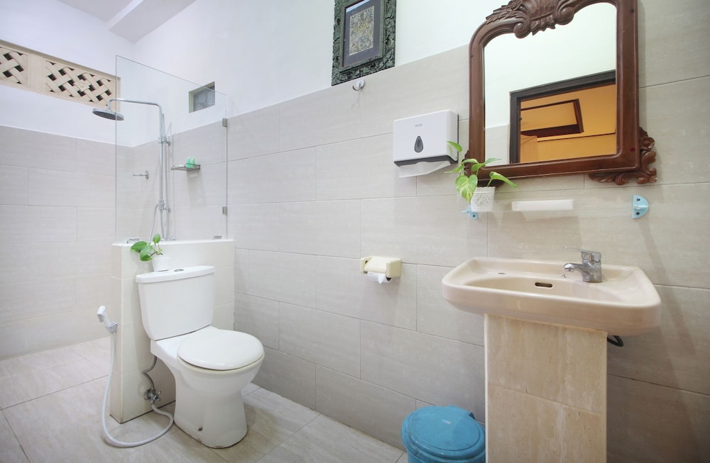 Hotel Jati And Home Stay 71/71