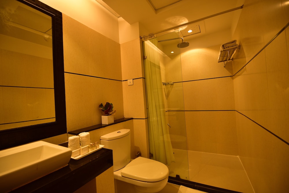 HOTEL SURYA ROYAL 39/41