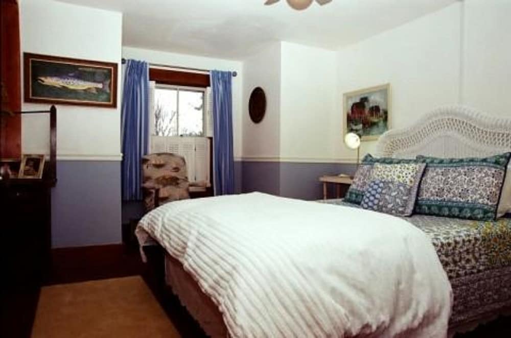 Follansbee Inn 19/72