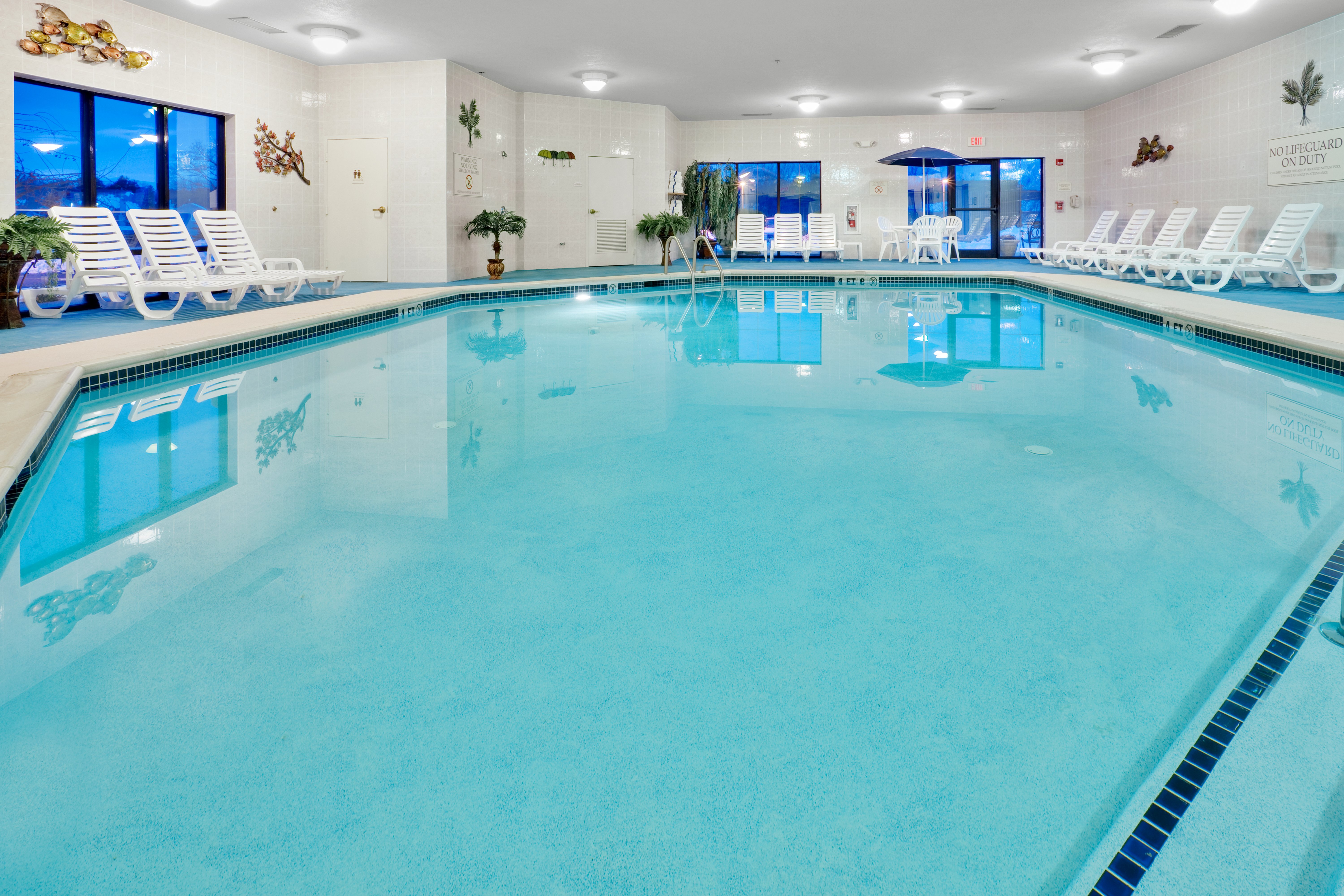 Holiday Inn Express Hotel Suites Easton 40/63