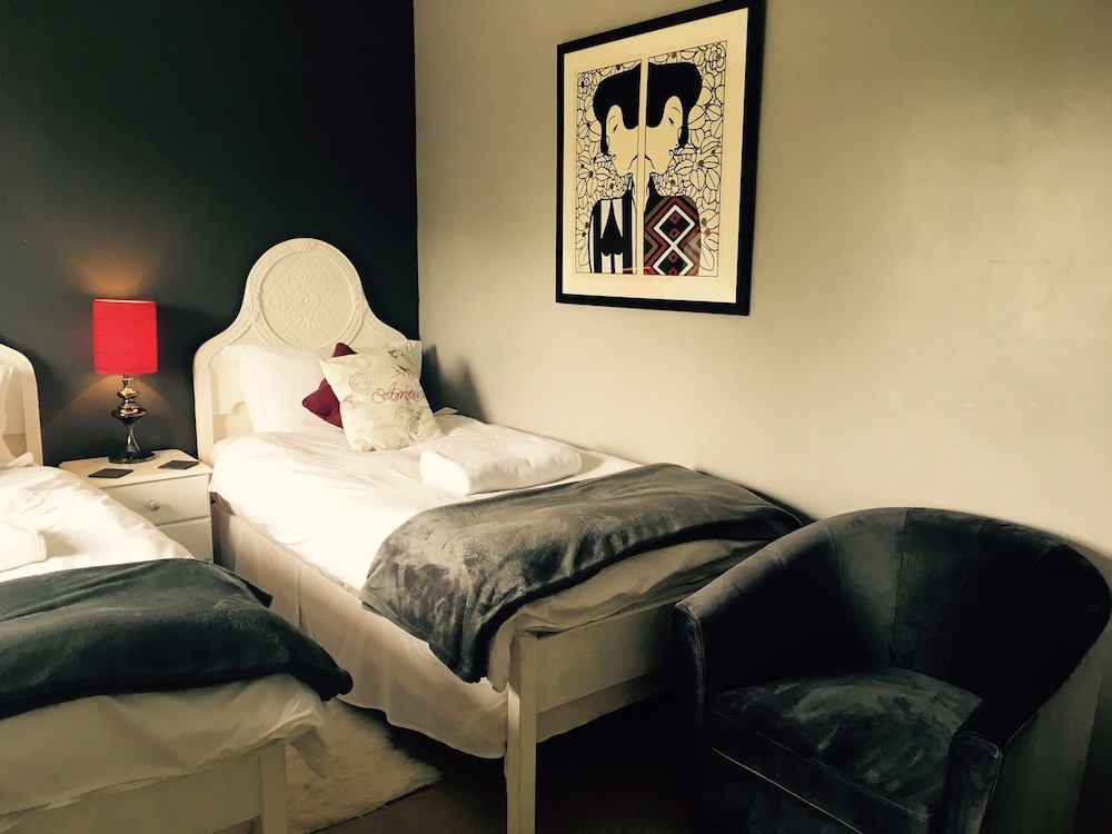 Worth House 36/66