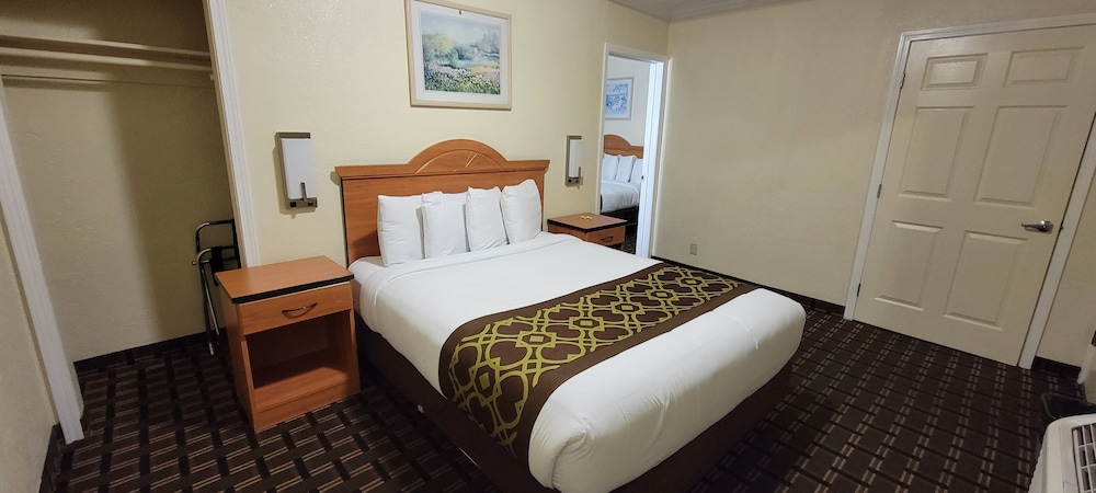 Riverside Inn & Suites Santa Cruz 17/56