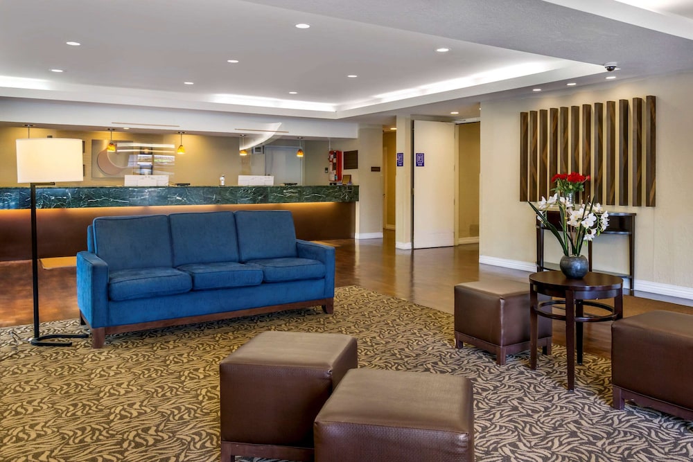 Comfort Inn & Suites Sea-Tac Airport 26/38