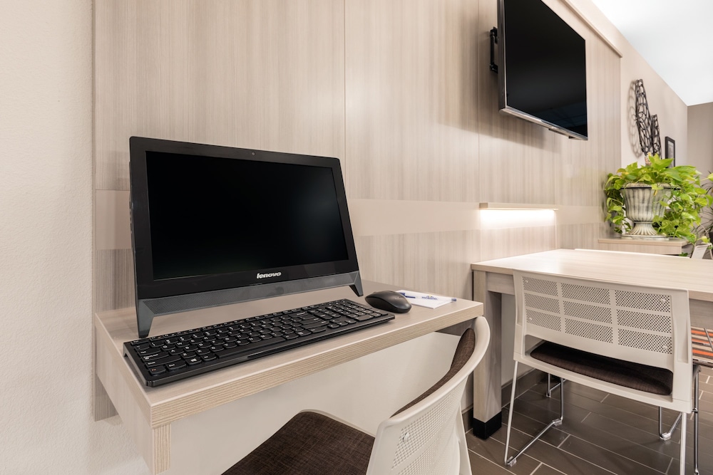 Microtel Inn And Suites By Wyndham Perry 37/41