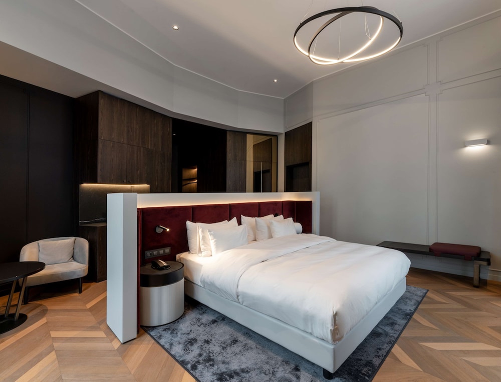 Radisson Collection Hotel, Palazzo Touring Club Milan 13/73