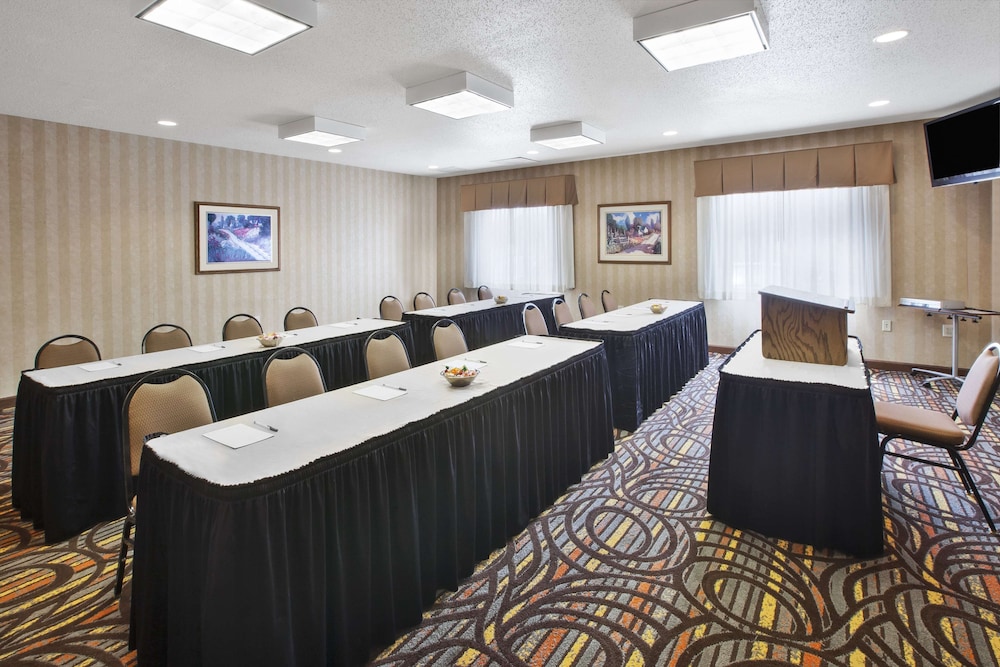 Hampton Inn Pittsburgh Area-Beaver Valley-Ctr Township 31/33